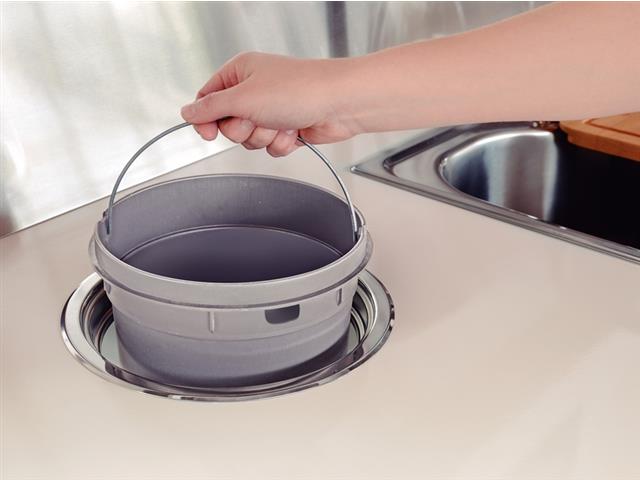 Lixeira de Embutir Tramontina Clean Round Inox com Balde Plástico 5L - 1