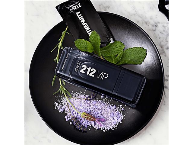Carolina Herrera 212 VIP Black Eau de Parfum 100ML - 2